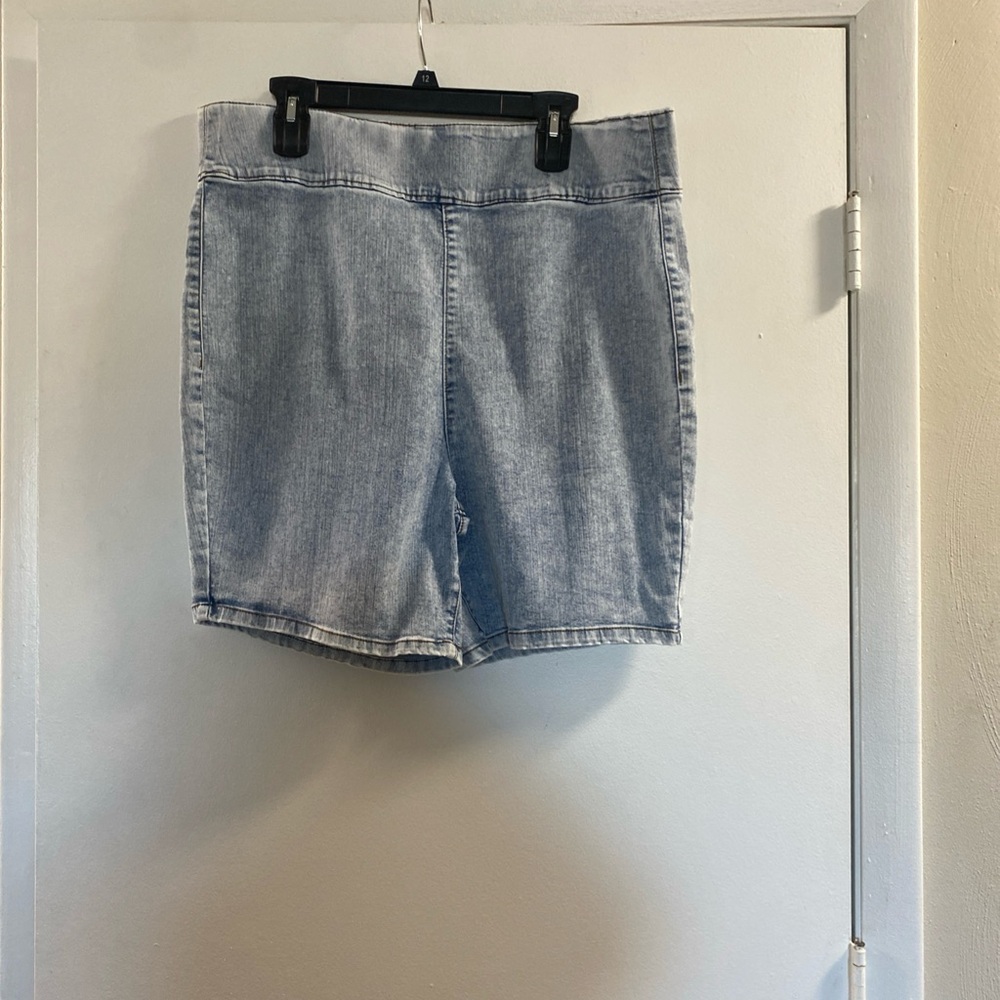 Steve Madden Light Blue Women's Biker Denim Shorts‎